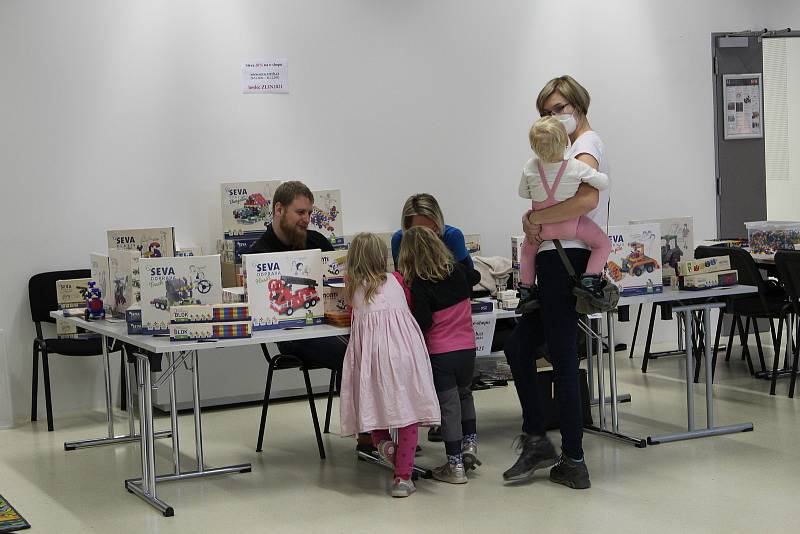 Baťův institut v sobotu 20. listopadu zaplavily stavebnice a deskové hry