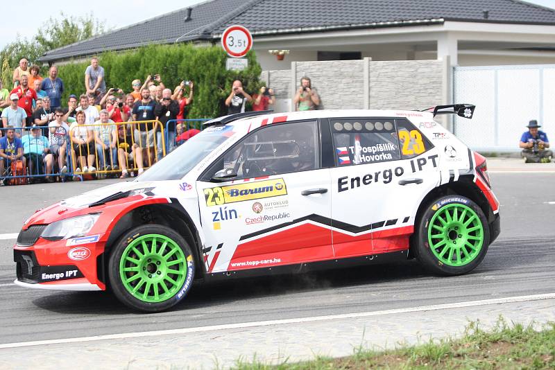 V rámci 49. ročníku Barum Czech Rally Zlín absolvovali v sobotu dopoledne jezdci rychlostní zkoušku Březová. Na snímku Tomáš Pospíšilík