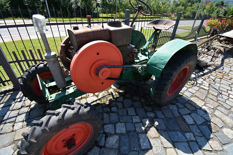 Jiří Masař z Dolní Lhoty sbírá zemědělské stroje a traktory téměř 40 let.