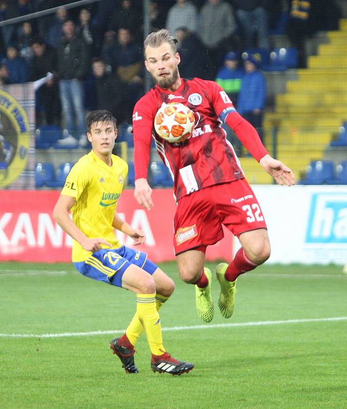 Fotbalisté Fastavu Zlín (ve žlutém) v sobotním 16. kole FORTUNA:LIGY hostili na Letné Sigmu Olomouc. Na snímku Beneš.