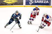 Hokejisté Zlína (modré dresy) zvládli druhé utkání čtvrtfinále Chance ligy.