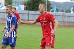 Fotbalisté Kvítkovic (modro-bílé dresy) v Mol Cupu prohráli s Třincem 1:5.