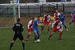 Fotbalisté Otrokovic (modré dresy) ve 22. kola MSFL i bez vyloučeného Kišky zdolali vedoucí Kroměříž 2:1.