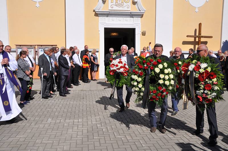 Pohřeb významného moravského agronoma a politika Františka Čuby se konal  v kostele Narození sv. Jana Křtitele ve Slušovicích ve středu 3. července 2019. Na poslední cestě zesnulého doprovodil i prezident Miloš Zeman, který byl jeho dlouholetým přítelem. 