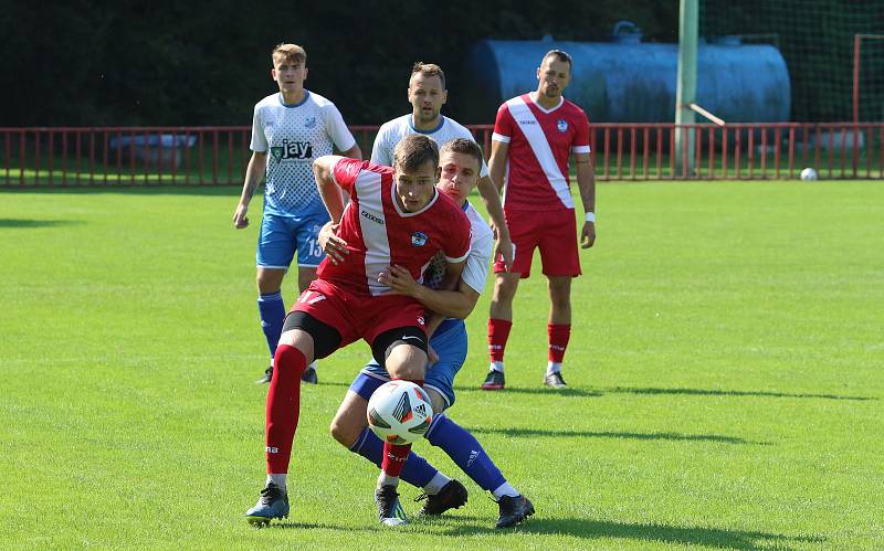 Fotbalisté Otrokovic (v modro-bílých dresech) prohráli rovněž čtvrtý zápas letošního ročníku MSFL.