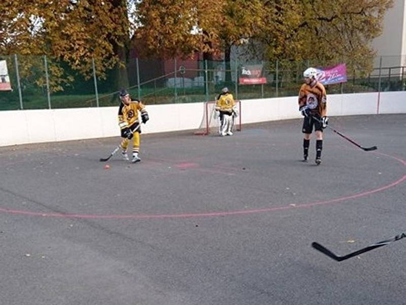 Malenovická hokejbalová liga, zápas Tigers Malenovice - Boston Zlín. 