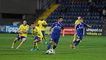 Fotbalisté Zlína (žluté dresy) ve 3. kole MOL Cupu doma zdolali druholigovou Jihlavu 2:0.