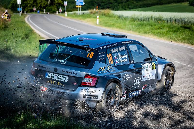 Spokojen  s pátým místem se vrátil z hustopečské rallye kelčský automobilový závodník Dominik Stříteský, jenž pilotuje Škodu Fabii R5.