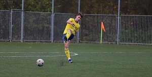 Fotbalista Zlína B Filip Jura při zápase se Zlínskem (1:1)