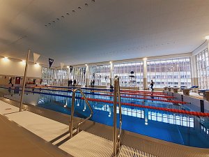 Zrekonstruovaný pětadvacetimetrový plavecký bazén ve Zlíně