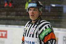 Extraligový hokejový rozhodčí René Hradil v neděli 21. 2. 2021 ve Zlíně odřídil 756. utkání v nejvyšší soutěži.