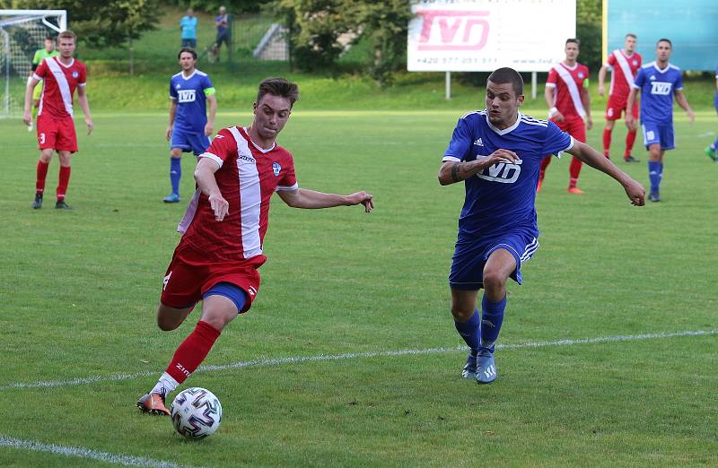 Fotbalisté Slavičína (v modrých dresech) ve středu v rámci 1. kola Mol Cupu vyzvali Frýdek Místek.