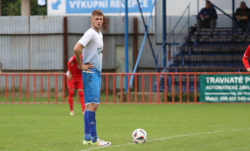 Fotbalisté Otrokovic (modrobílé dresy) proti Blansku prohráli 2:4.