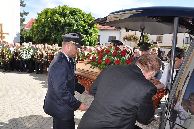 Pohřeb významného moravského agronoma a politika Františka Čuby se konal  v kostele Narození sv. Jana Křtitele ve Slušovicích ve středu 3. července 2019. Na poslední cestě zesnulého doprovodil i prezident Miloš Zeman, který byl jeho dlouholetým přítelem. 