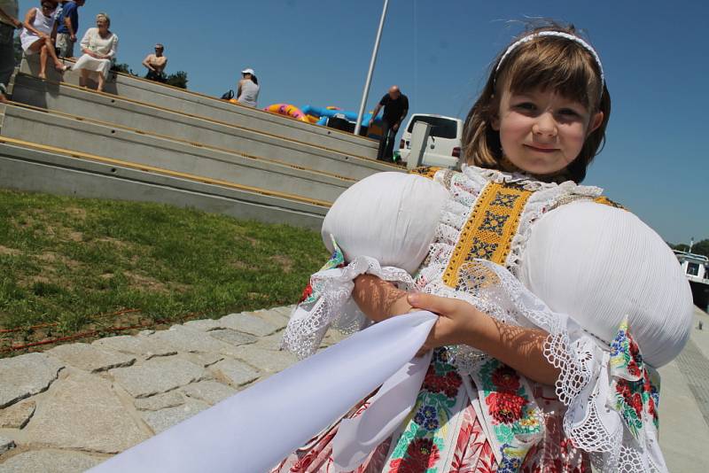 V sobotu 16. června 2012 ve Spytihněvi slavnostně otevřeli nové turistické centrum Na rejde, amfiteátr a přístaviště.