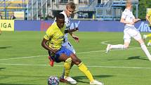 Fotbalisté Zlína (žluté dresy) v 5. kole FORTUNA:LIGY prohráli doma s Olomoucí 1:4.