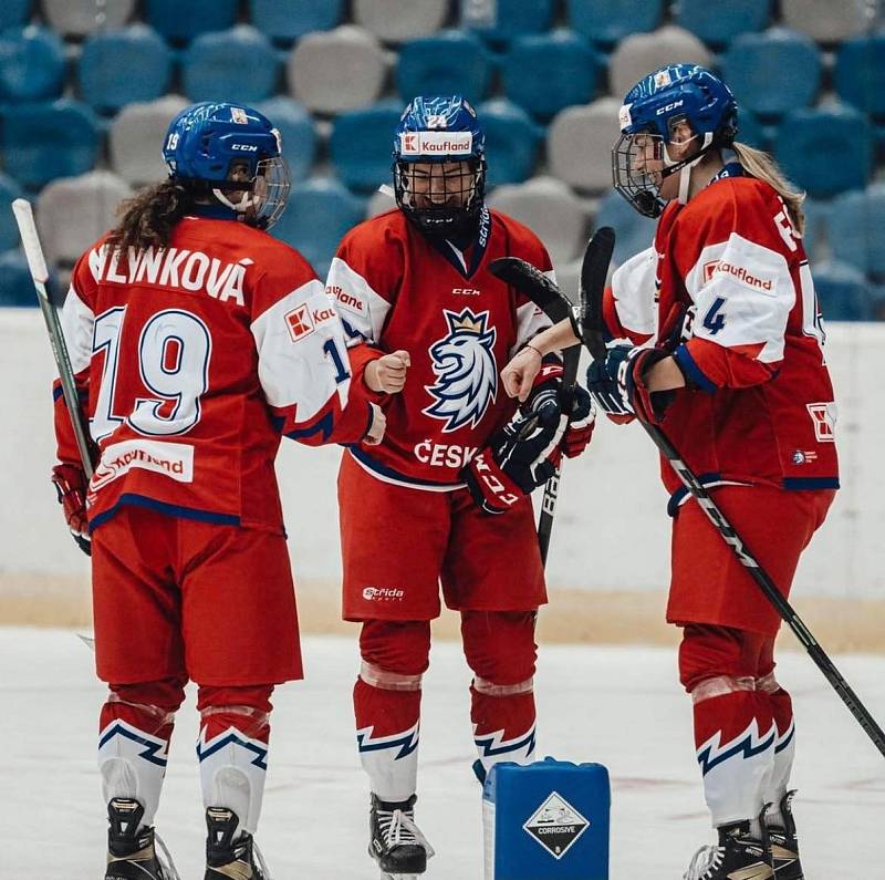 Natálie Mlýnková v první polovině listopadu zažila s českým hokejem velký úspěch.
