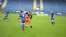 Fotbalisté Kateřinic (černé dresy) ve finále Zlínského Poháru KFS porazili Morkovice 1:0.