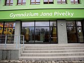 Gymnázium Jana Pivečky ve Slavičíně.