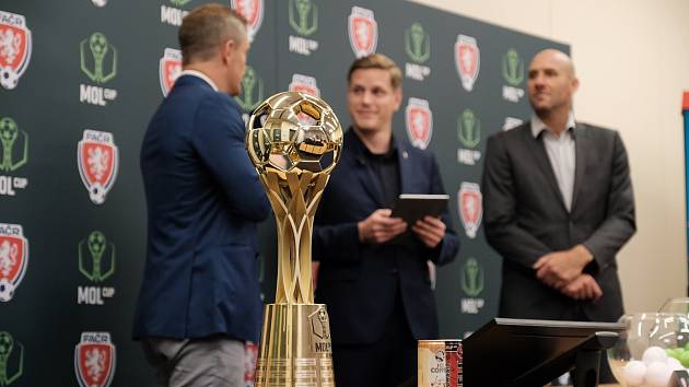 Ve středu se v sídle Fotbalové asociace České republiky uskutečnil i za přítomnosti ambasadora soutěže Jana Kollera los 3. kola MOL Cupu 2023/2024.