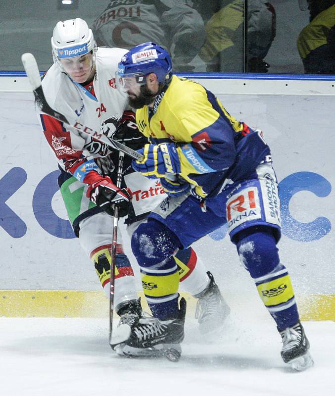 Hokejové utkání 48. kola Tipsport extraligy v ledním hokeji mezi HC Dynamo Pardubice a PSG Berani Zlín (ve žlutoodrém) v pardudubické ČSOB pojišťovna ARENĚ.