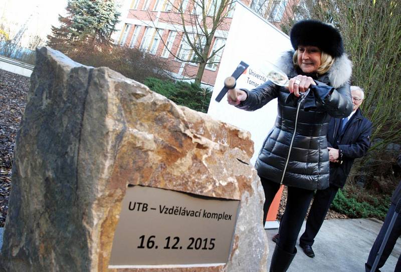 Slavnostní zahájení stavby a poklepání základního kamene Vzdělávacího komplexu UTB ve Zlíně za účasti Evy Jiřičné
