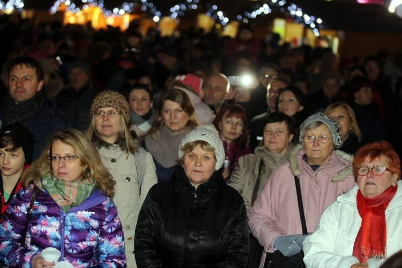 Česko zpívá koledy na náměstí Míru ve Zlíně