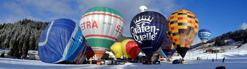 5. Ballon Trophy Filzmoos 2014 - Setkání balonářů v v Alpách v Rakousku - Před startem v Alpském městečku Filzmoos ( filcový mech)