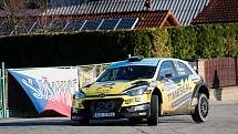 Jubilejní 10. ročník exhibičního závodu Mikuláš Rally na Slušovicku ovládl Jan Černý ve voze Škoda Fabia R5, jenž o tři desetiny vteřiny porazil vsetínského Miroslava Jakeše. Foto: pro Deník/Jan Pořízek