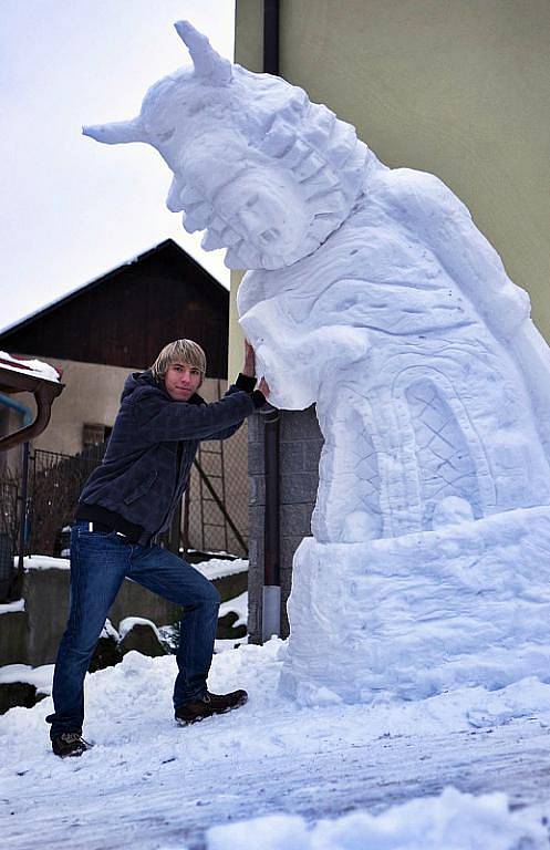 Sněhová socha Radegasta v Držkové.