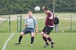 Fotbalisté Jaroslavic (v tmavých dresech) ve 21. kole I. B třídy skupiny B zdolali Příluky 2:0.