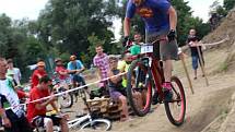 Závody v pumptracku spojené s dirtovou exhibicí se v sobotu 25. července uskutečnily v Otrokovicích za dopravním hřištěm.