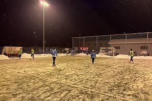 Ve Fryštáku pokračovala Zimní liga v malém fotbale. Foto je ze zápasu Benfika - Kocovina 5:4.