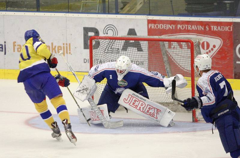 Extraligoví hokejisté Aukro Berani Zlín nastoupili ve svém třetím přípravném zápase proti úřadujícímu mistrovi Kometě Brno.