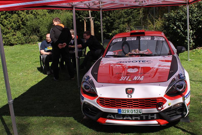 Na 2. ročníku automobilové show CzechDrive si přišli na své zejména zarytí automobiloví fanoušci. Počty exponátů se vyšplhaly téměř ke dvou stovkám.