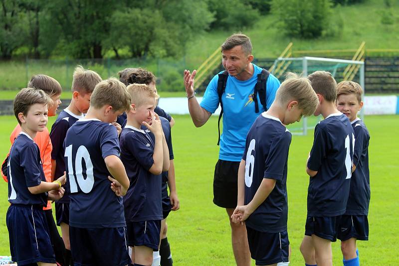 Fotbal McDonlads Cup. Krajské kolo Vršava Zlín. ZŠ Komenského Zlín (žlutí) - ZŠ Oskol Kroměříž mladší