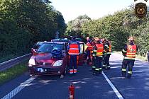 V Březnici na Zlínsku ve čtvrtek bourala dvě osobní auta. Jedna řidička se zranila