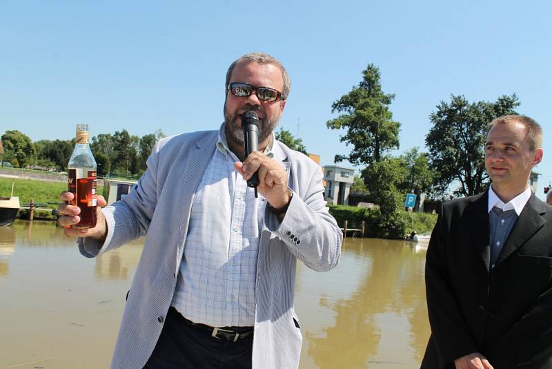 V sobotu 16. června 2012 ve Spytihněvi slavnostně otevřeli nové turistické centrum Na rejde, amfiteátr a přístaviště.