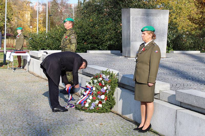 Slavnostní akt předávání praporu aktivním zálohám se konal v Den válečných veteránů 11. listopadu.