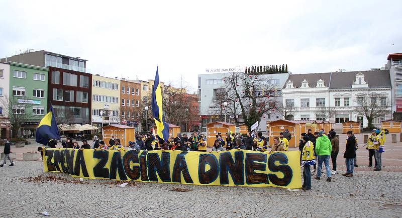 Fanoušci hokejového Zlína během nedělního odpoledne protestovali proti vedení klubu.