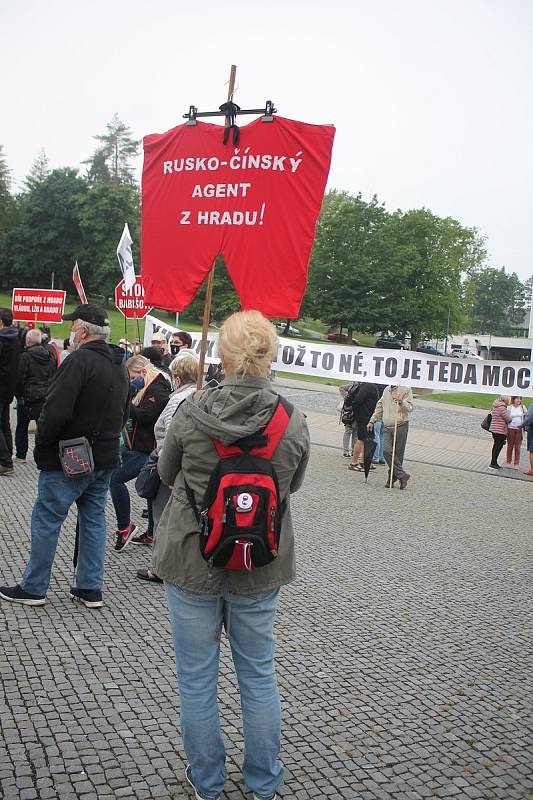 Demonstrace proti premiérovi Andreji Babišovi ve Zlíně - 9. 6. 2020