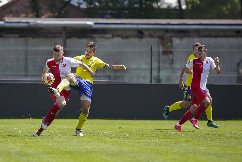 Fotbalisté Zlína (ve žlutých dresech) porazili na Letné třetiligovou Kroměříž 4:1.