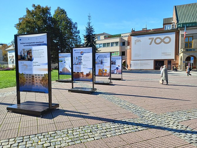 Výstava Díky, Evropo! na zlínském náměstí Míru