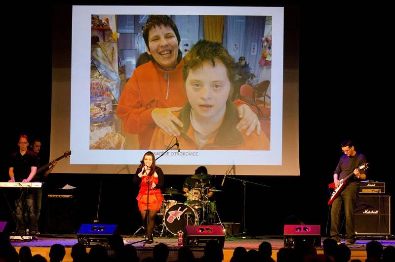 benefiční koncert pro Naději v Otrokovické Besedě.