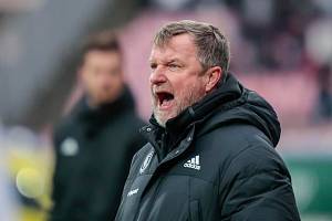 Trenér fotbalistů Zlína Pavel Vrba při zápase v Brně. 