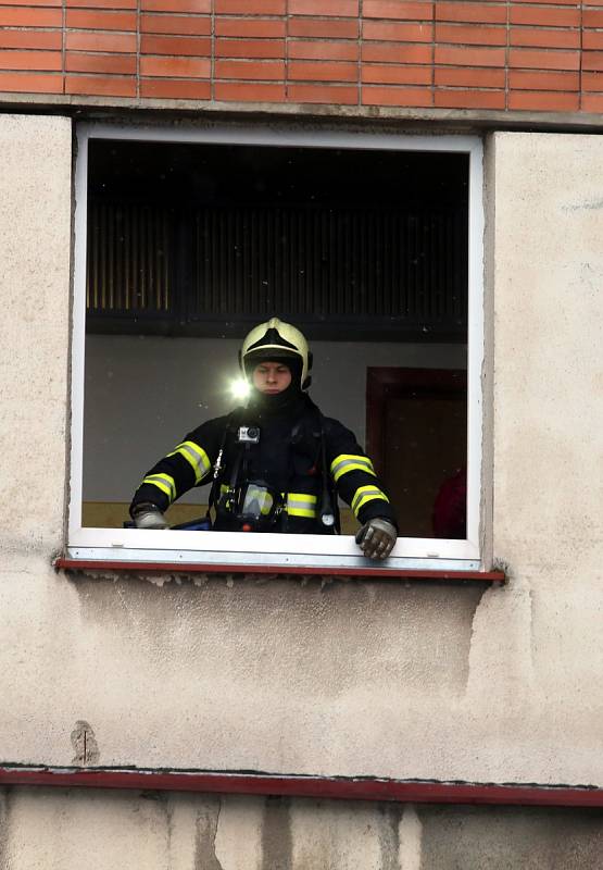 Požár bytu v prvním segmentu na sídlišti Jižní svahy ve Zlíně.