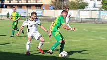 Fotbalisté Napajedel (v zeleném) v úvodním kole krajského přeboru doma porazili Kvasice 2:0.