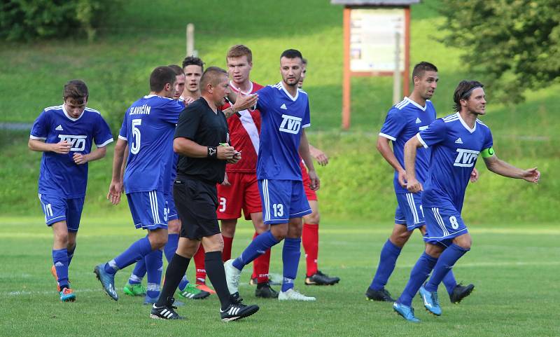 Fotbalisté Slavičína (v modrých dresech) ve středu v rámci 1. kola Mol Cupu vyzvali Frýdek Místek.