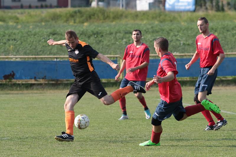 Louky v posledním zápase letošní sezony I. B třídy skupiny B přehráli fotbalisty Lípy jasně 3:0