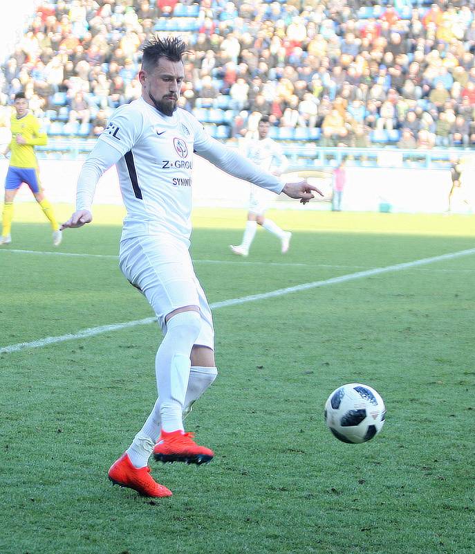 FC Fastav Zlín (ve žlutém) v derby proti 1.FC Slovácko